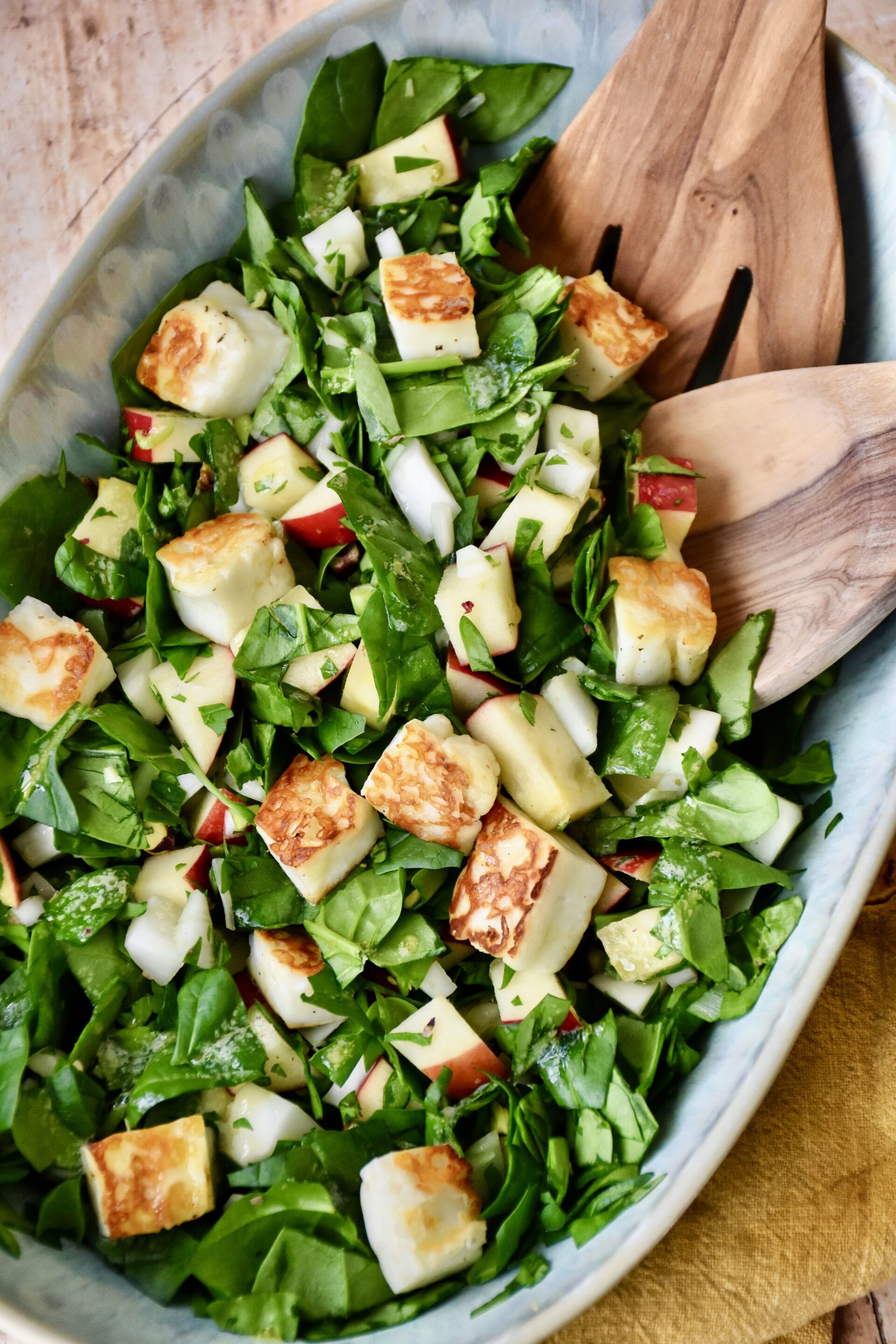 Apple and Fennel Salad with Halloumi